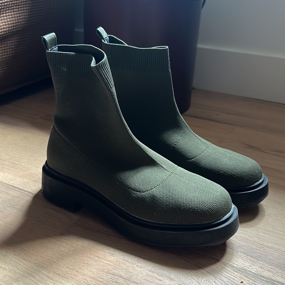 River Island Knitted Flat boot in khaki, ASOS
